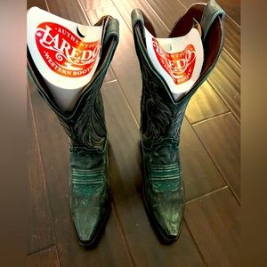 Beautiful Laredo Boots- New In Box - Turquoise. Size 8.